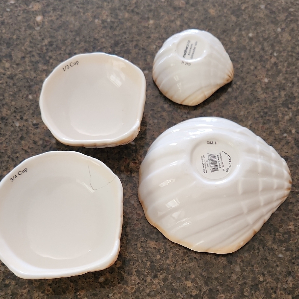 White Ceramic Measuring Cups Set - Picture 3 of 6